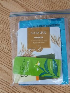 NWOT 7PC Oatmeal Blueberry Mask Bundle Foot/Hand/Face/Eye/Lip/Hair/Headband